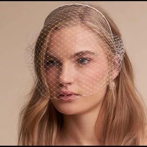 New Women birdcage with white veil elegant beautiful comfy classic headband